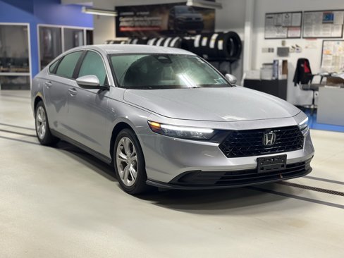 Used 2023 Honda Accord LX image 3