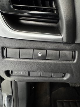 Used 2021 Nissan Rogue SV image 15