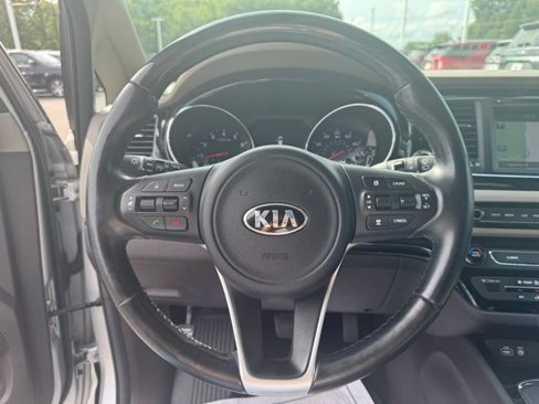 Used 2018 Kia Sedona SX Limited image 9