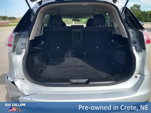 Used 2016 Nissan Rogue SV image 9