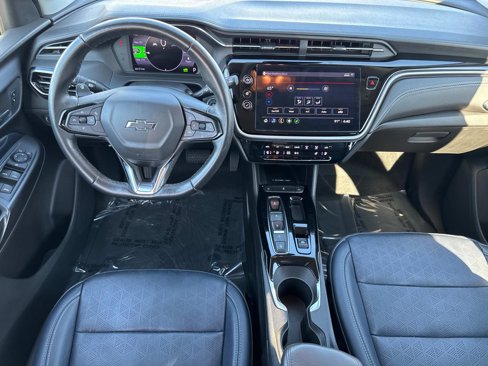 Used 2022 Chevrolet Bolt EUV LT w/ Convenience Package image 9