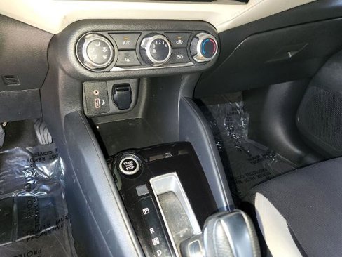 Certified 2021 Nissan Versa SV image 18