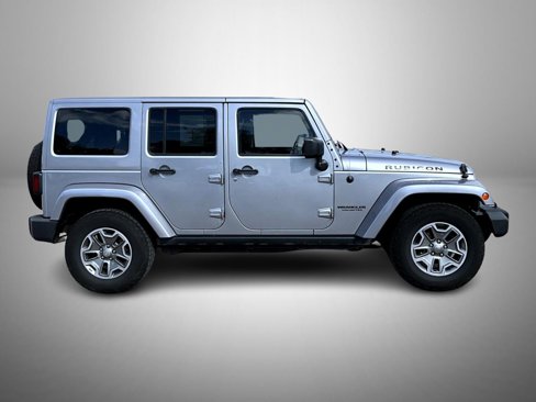 Used 2015 Jeep Wrangler Unlimited Rubicon w/ Connectivity Group image 4