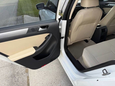 Used 2014 Volkswagen Jetta TDI image 16