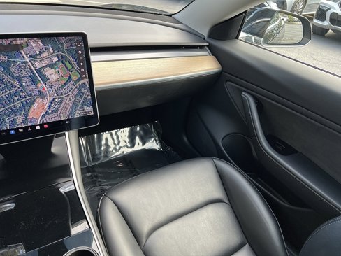 Used 2018 Tesla Model 3 Mid Range image 35