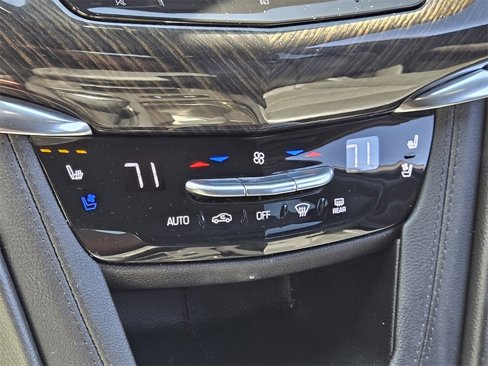 Used 2020 Cadillac XT6 Premium Luxury image 25