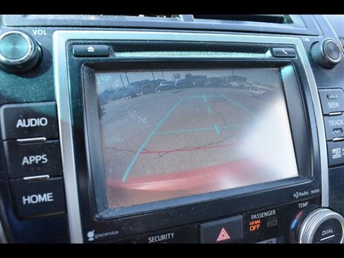 Used 2014 Toyota Camry L image 16