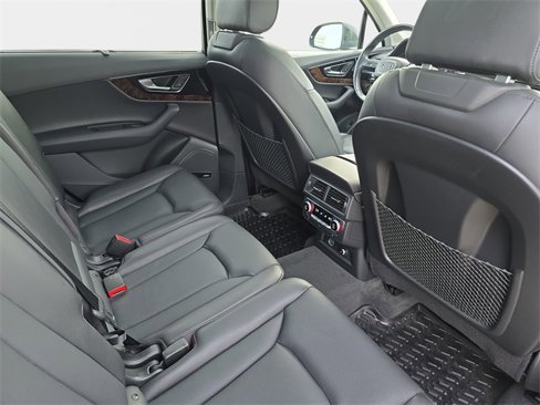 Used 2018 Audi Q7 3.0T Prestige image 13