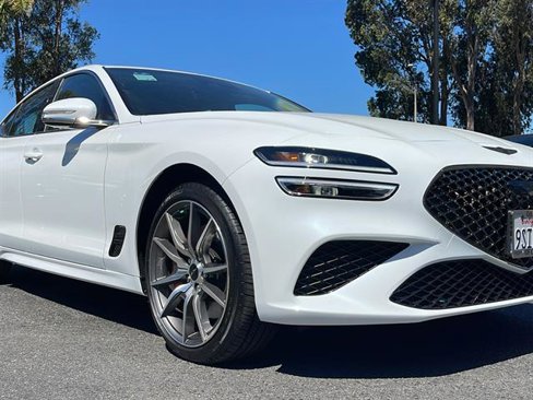 Used 2025 Genesis G70 2.5T image 5
