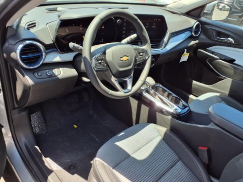 New 2025 Chevrolet Trax LT w/ Driver Confidence Package image 8