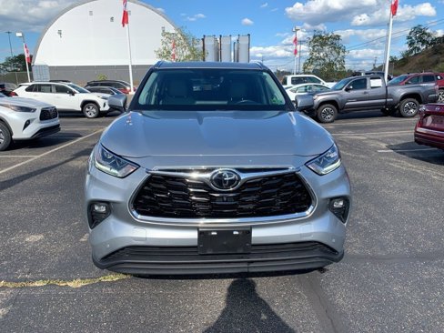 Used 2021 Toyota Highlander Limited image 8