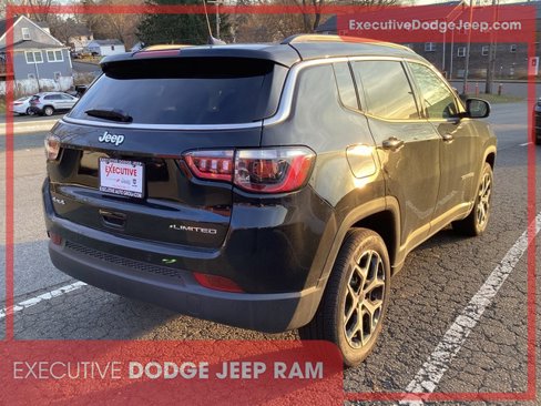 New 2025 Jeep Compass Limited image 4