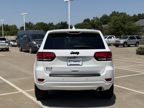 Used 2021 Jeep Grand Cherokee Laredo X image 5