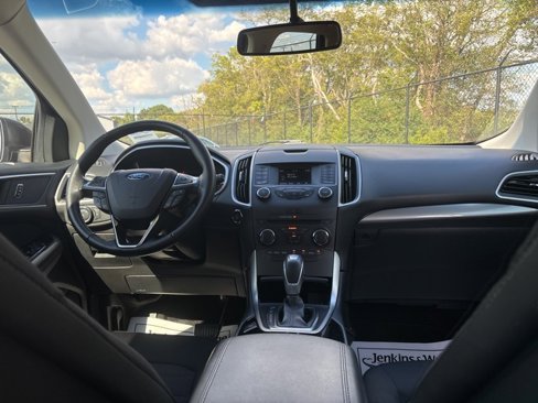 Used 2017 Ford Edge SEL image 9