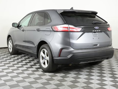 Used 2021 Ford Edge SE w/ Cargo Accessory Package image 3