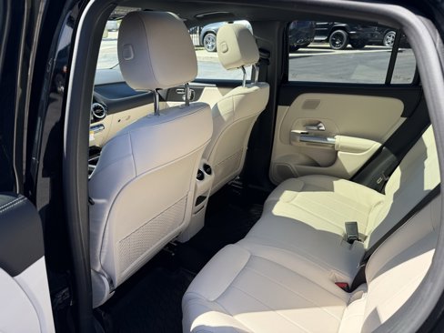 New 2025 Mercedes-Benz GLA 250 4MATIC image 7