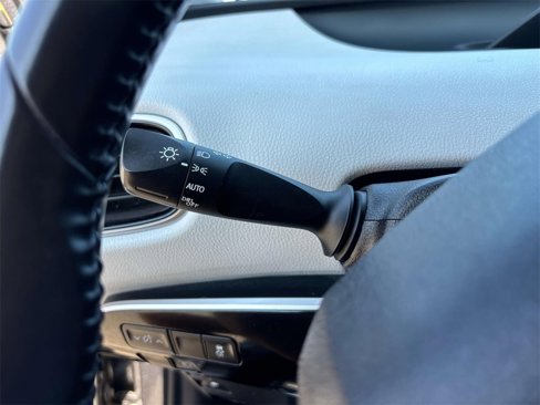 Used 2020 Toyota Prius Prime XLE image 33