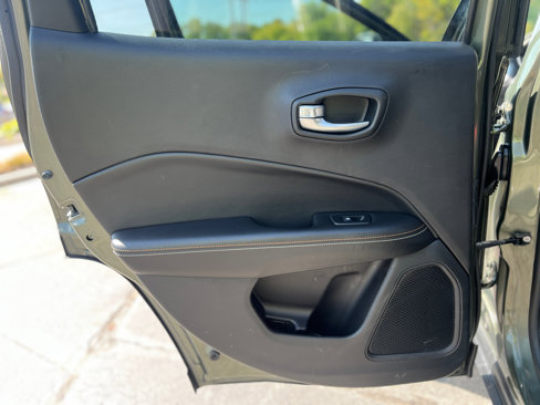 Used 2018 Jeep Compass Latitude w/ Cold Weather Group image 33