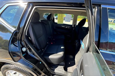 Used 2018 Nissan Rogue S image 21