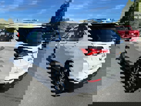 Used 2023 Chevrolet Equinox Premier image 8