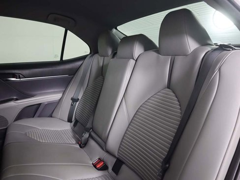 Used 2022 Toyota Camry SE image 30