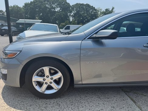 Used 2024 Chevrolet Malibu LT image 2