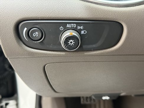 Used 2021 Chevrolet Malibu LT image 17
