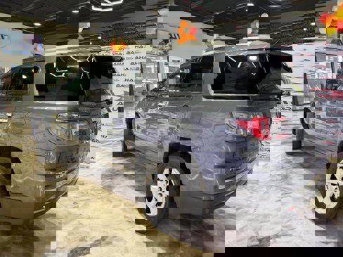 Used 2014 GMC Acadia SLE image 8