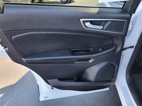 Used 2020 Ford Edge SEL w/ Cold Weather Package image 13