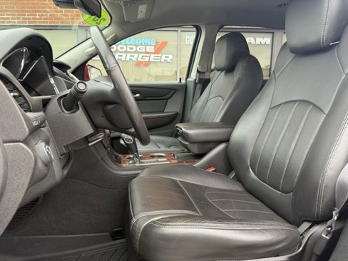 Used 2014 Chevrolet Traverse LTZ image 23