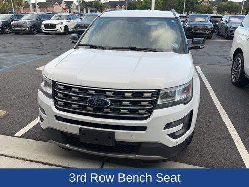 Used 2017 Ford Explorer XLT w/ Equipment Group 202A image 4