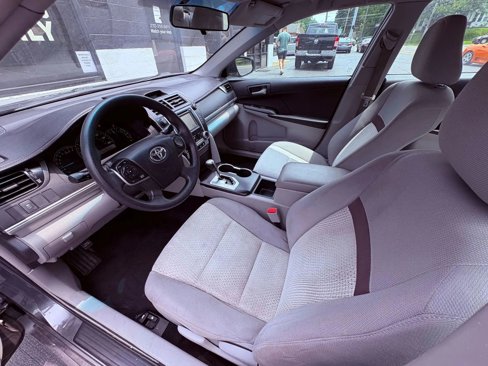 Used 2013 Toyota Camry L image 12