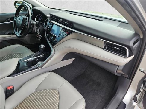 Used 2020 Toyota Camry SE image 21