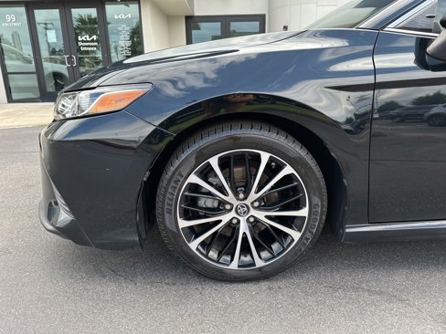 Used 2019 Toyota Camry SE image 11