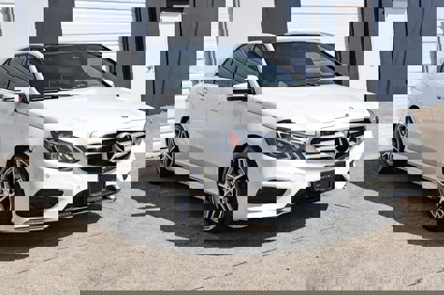 Used 2016 Mercedes-Benz E 400 Sedan image 7