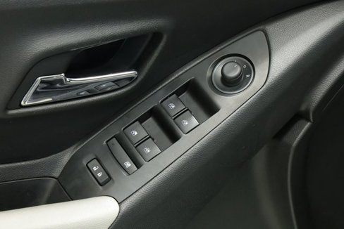 Used 2021 Chevrolet Trax LT w/ Sport Edition image 21