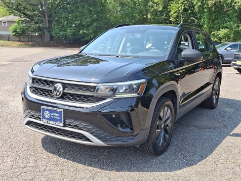 Certified 2022 Volkswagen Taos S image 4