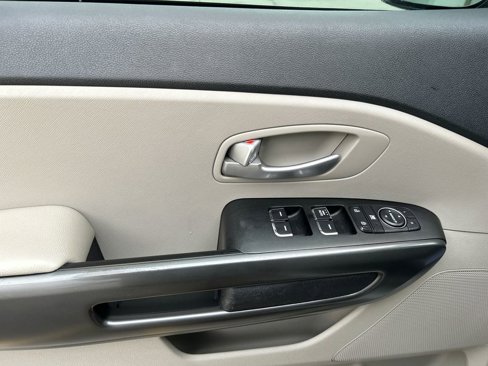 Used 2019 Kia Sedona EX image 13