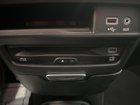 Used 2020 Chrysler Pacifica Limited image 23