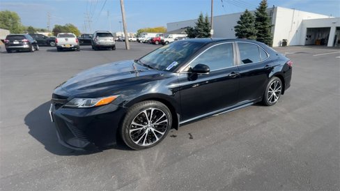 Used 2018 Toyota Camry SE image 4