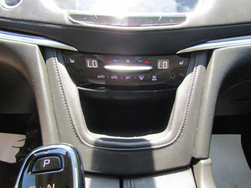 Used 2017 Cadillac XT5 Luxury image 14