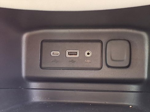 Used 2023 Chevrolet Equinox LT image 8