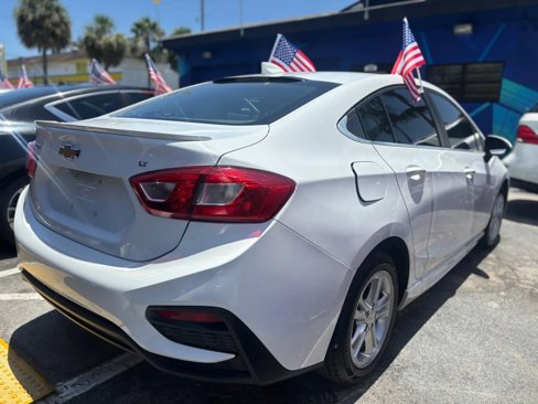 Used 2018 Chevrolet Cruze LT w/ RS Package image 16