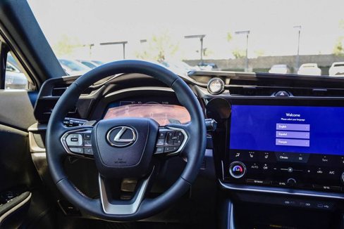 Used 2025 Lexus RZ 300e image 17