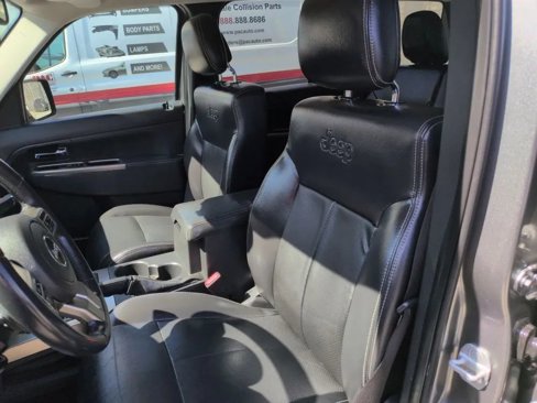Used 2012 Jeep Liberty Limited Jet w/ Comfort/Convenience Group image 22