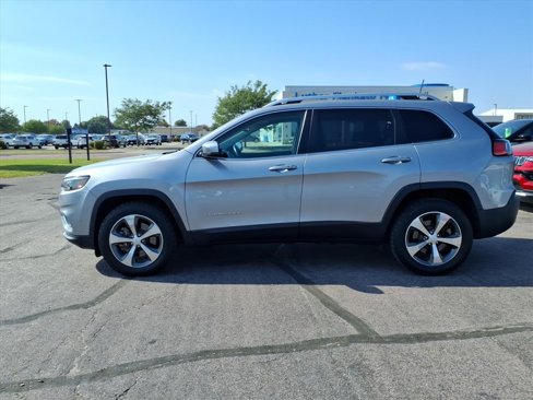 Used 2019 Jeep Cherokee Limited w/ Luxury Group image 16