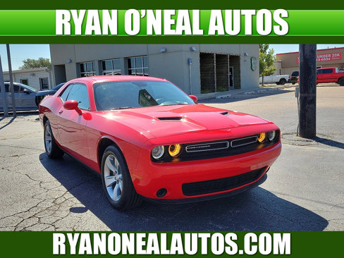 Used 2022 Dodge Challenger SXT image 1