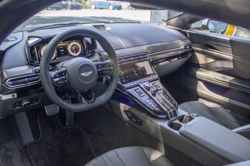 New 2025 Aston Martin V8 Vantage Coupe image 4