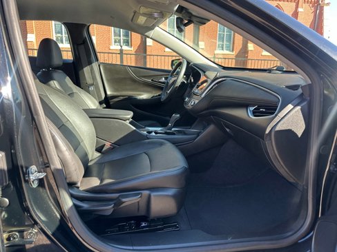 Used 2020 Chevrolet Malibu LT w/ Leather Package image 23