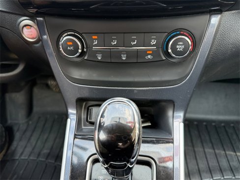 Used 2016 Nissan Sentra SR w/ Driver's Assist Package image 17